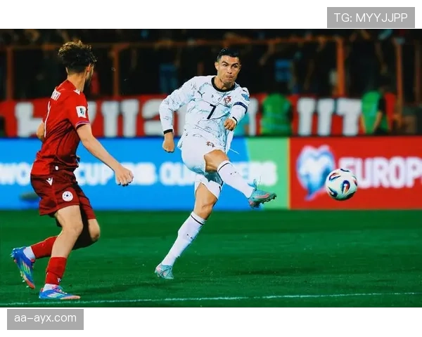 C罗职业态度助力状态回升,赛场坚韧表现引发关注