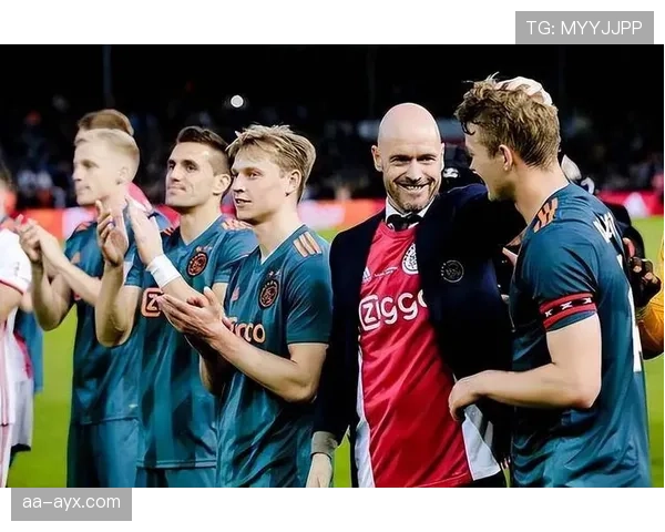 滕哈赫战术转型:从控球主导到快速反击,引领现代足球新潮流